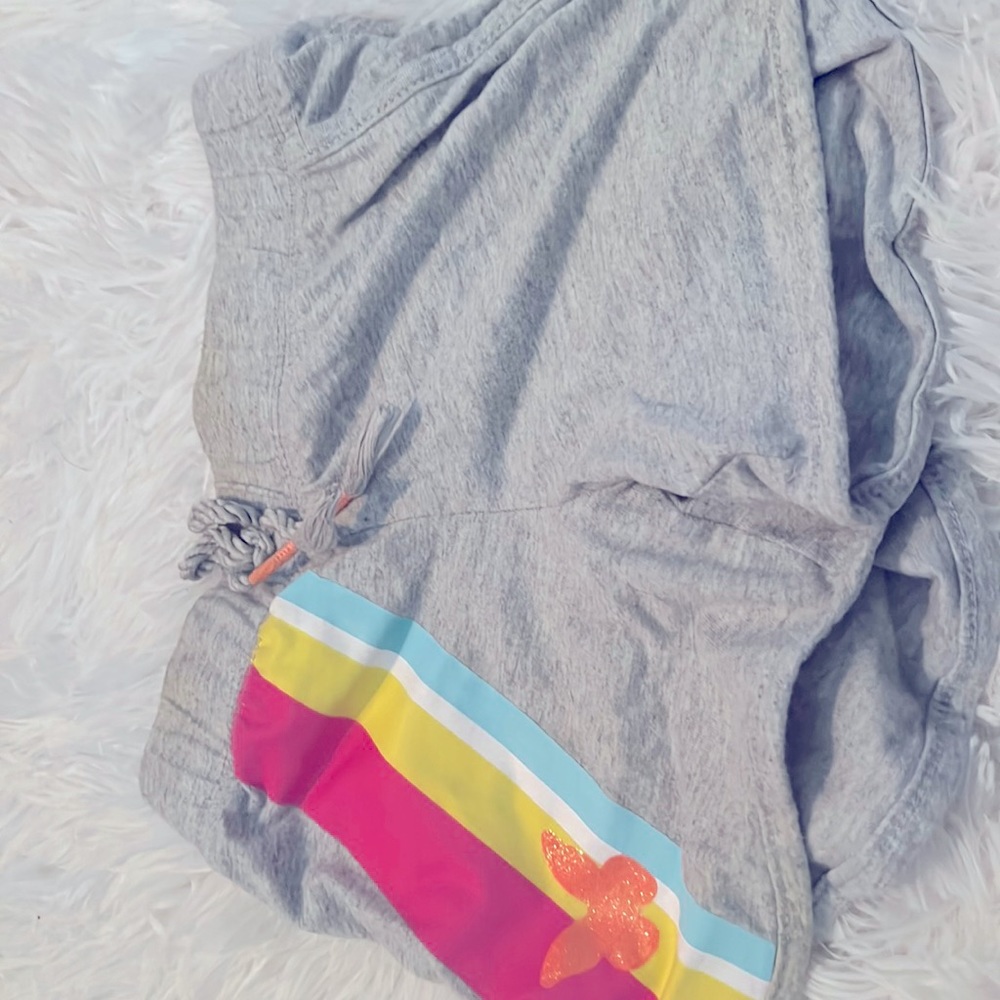 Gray shorts